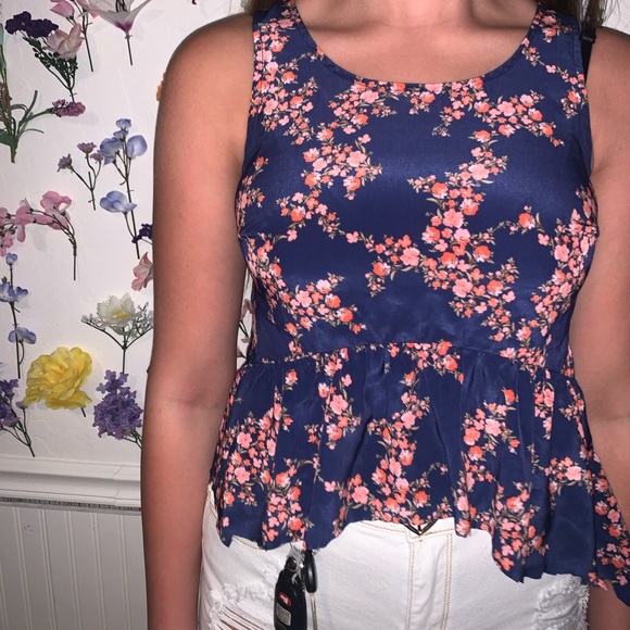 Tank top - Picture 1 of 4